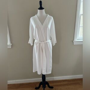 Petite Plume Luxe Pima Cotton White Robe with Lace – Size Medium
